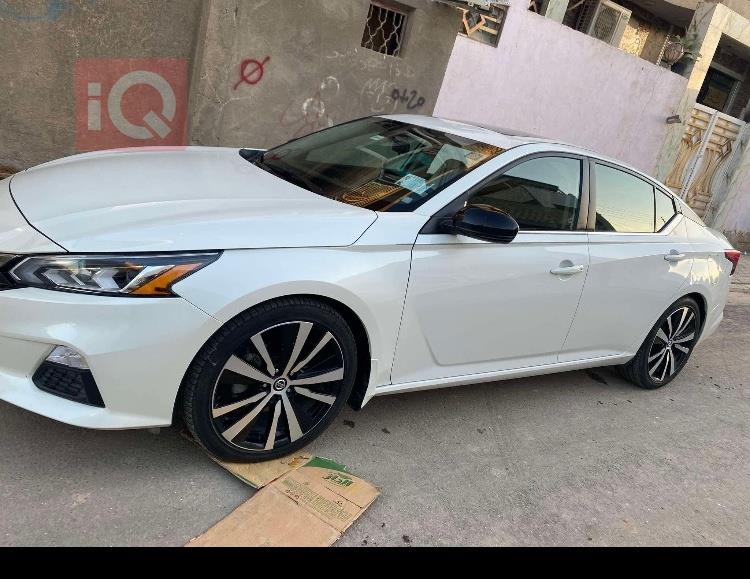 نيسان ألتيما